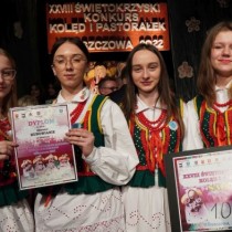 Powiększ zdjęcie  Laureaci konkursu - Zespół Kunowianie z Kunowa.