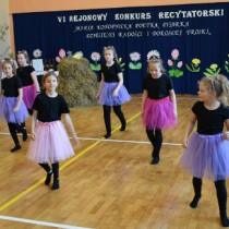 Powiększ zdjęcie Występ taneczny dzieci