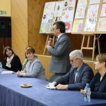 Powiększ zdjęcie Głos zabiera Starosta Włoszczowski Dariusz Czechowski