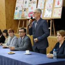 Powiększ zdjęcie Głos zabiera wizytator Kuratorium Oświaty Sławomir Krzysztofik