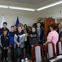 Powiększ zdjęcie Młodzież w gabinecie Starosty Dariusza Czechowskiego