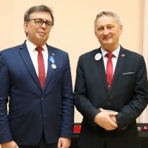 Powiększ zdjęcie Wojewoda Świętokrzyski Zbigniew Koniusz i Starosta Włoszczowski Dariusz Czechowski
