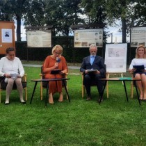 Powiększ zdjęcie Czytają: Magdalena Wiaderek, Izabela Niewiara - Sobala, Leszek Huszno, Aneta Dziubek