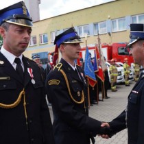 Powiększ zdjęcie Wręczenie odznaczeń, wyróżnień i awansów