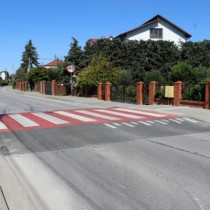 Powiększ zdjęcie Nowe wyniesione przejście dla pieszych na ulicy Wschodniej we Włoszczowie