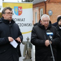 Powiększ zdjęcie Głos zabiera Starosta Włoszczowski Dariusz Czechowski