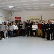 Powiększ zdjęcie Uczestnicy uroczystego otwarcia wystawy