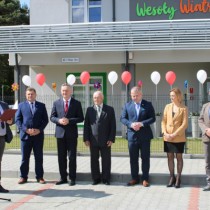Powiększ zdjęcie Otwarcie%20żłobka%20w%20Krasocinie.%20Przemawia%20Wójt%20Ireneusz%20Gliściński.