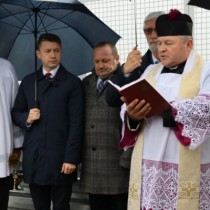 Powiększ zdjęcie Poświęcenie wiaduktu przez ks. dr Leszka Sikorskiego