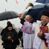 Powiększ zdjęcie Poświęcenie wiaduktu przez ks. dr Leszka Sikorskiego