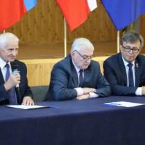 Powiększ zdjęcie Głos zabiera Członek Zarządu Województwa Świętokrzyskiego Marek Jońca