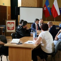 Powiększ zdjęcie Posiedzenie%20Powiatowego%20Zespołu%20Zarządzania%20Kryzysowego%20we%20Włoszczowie
