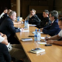 Powiększ zdjęcie Posiedzenie Powiatowego Zespołu Zarządzania Kryzysowego we Włoszczowie