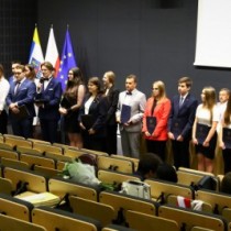 Powiększ zdjęcie Nowi młodzieżowi radni Młodzieżowego Sejmiku Województwa Świętokrzyskiego III kadencji