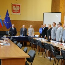 Powiększ zdjęcie Uczestnicy%20sesji%20uczcili%20minutą%20ciszy%20poległych%20w%20wojnie%20obywateli%20Ukrainy