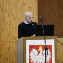 Powiększ zdjęcie Głos zabiera Radny Paweł Strączyński