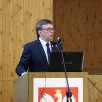 Powiększ zdjęcie Głos zabiera Starosta Włoszczowski Dariusz Czechowski