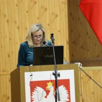 Powiększ zdjęcie Głos zabiera Wiceprzewodnicząca Rady Powiatu Włoszczowskiego Aneta Jończyk