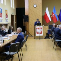 Powiększ zdjęcie Głos zabiera Starosta Włoszczowski Dariusz Czechowski