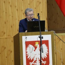 Powiększ zdjęcie Głos zabiera Radny Zbigniew Krzysiek