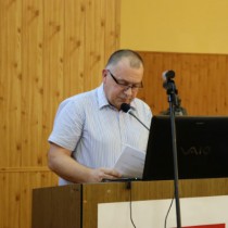 Powiększ zdjęcie Głos zabiera Radny Sławomir Owczarek