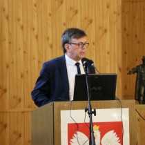 Powiększ zdjęcie Głos zabiera Starosta Włoszczowski Dariusz Czechowski