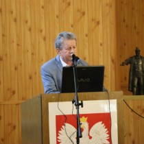 Powiększ zdjęcie Głos zabiera Radny Zbigniew Krzysiek