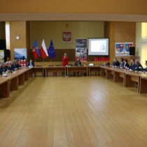 Powiększ zdjęcie Organizatorzy%20i%20uczestnicy%20śniadania%20biznesowego