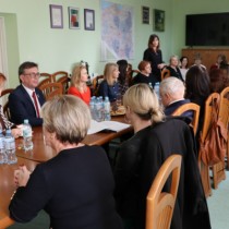 Powiększ zdjęcie Głos zabiera Dyrektor PCPR we Włoszczowie Ilona Nowak