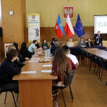 Powiększ zdjęcie Głos zabiera Wicestarosta Łukasz Karpiński