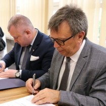 Powiększ zdjęcie Starosta Włoszczowski Dariusz Czechowski i Wicestarosta Łukasz Karpiński