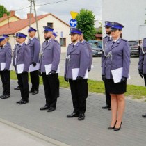 Powiększ zdjęcie 20 policjantów, którzy otrzymali akty mianowania na wyższe stopnie służbowe