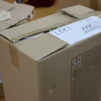 Powiększ zdjęcie Dary przekazane przez mieszkańców powiatu włoszczowskiego dla Ukrainy