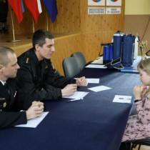 Powiększ zdjęcie Część ustna Turnieju - odpowiada uczennica z pierwszej grupy wiekowej