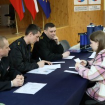 Powiększ zdjęcie Część ustna Turnieju - odpowiada uczennica z drugiej grupy wiekowej