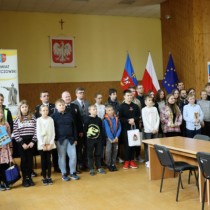 Powiększ zdjęcie Organizatorzy Turnieju z uczestnikami Turnieju