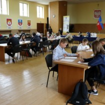 Powiększ zdjęcie Trwa część pisemna Turnieju