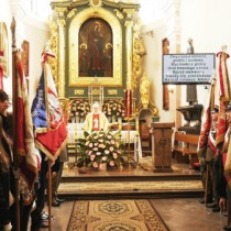 Powiększ zdjęcie Msza Święta