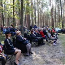 Powiększ zdjęcie Uczestnicy uroczystości