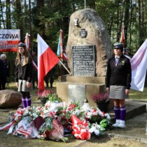 Powiększ zdjęcie Pomnik na Pękowcu