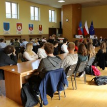Powiększ zdjęcie Spotkanie Ministra Piotra Wawrzyka z uczniami szkół średnich