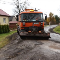 Powiększ zdjęcie Prace%20remontowe%20na%20drodze%20powiatowej%20w%20Ojsławicach