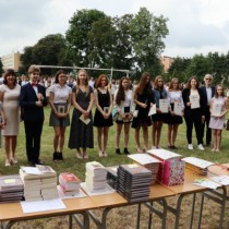Powiększ zdjęcie Uczniowie, którzy otrzymali promocję do następnej klasy z wyróżnieniem
